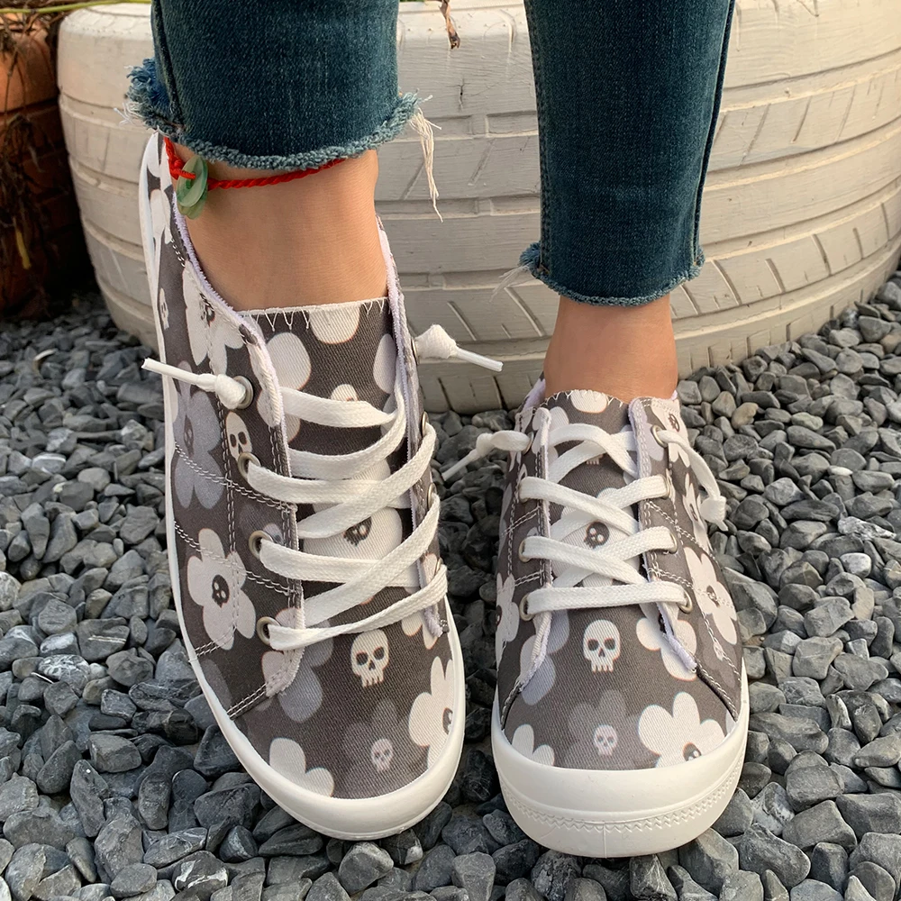 

A Pair of Women's Casual Outdoor Sports Shoes, Hiking Shoes, Running Shoes, New Spring 2026 Travel Season Black Floral Fashion Gift Women's Shoes