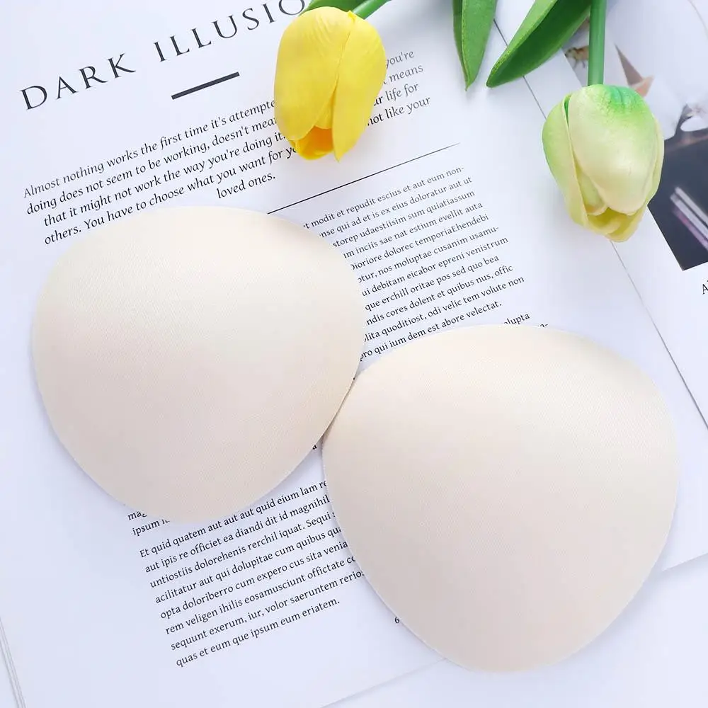 อุปกรณ์เสริม Push Up Inserts ถ้วยฟองน้ํา Pad หัวใจสามเหลี่ยม Breast Bra Inserts หน้าอกหนาหน้าอก Pads ผู้หญิงหน้าอกถ้วย