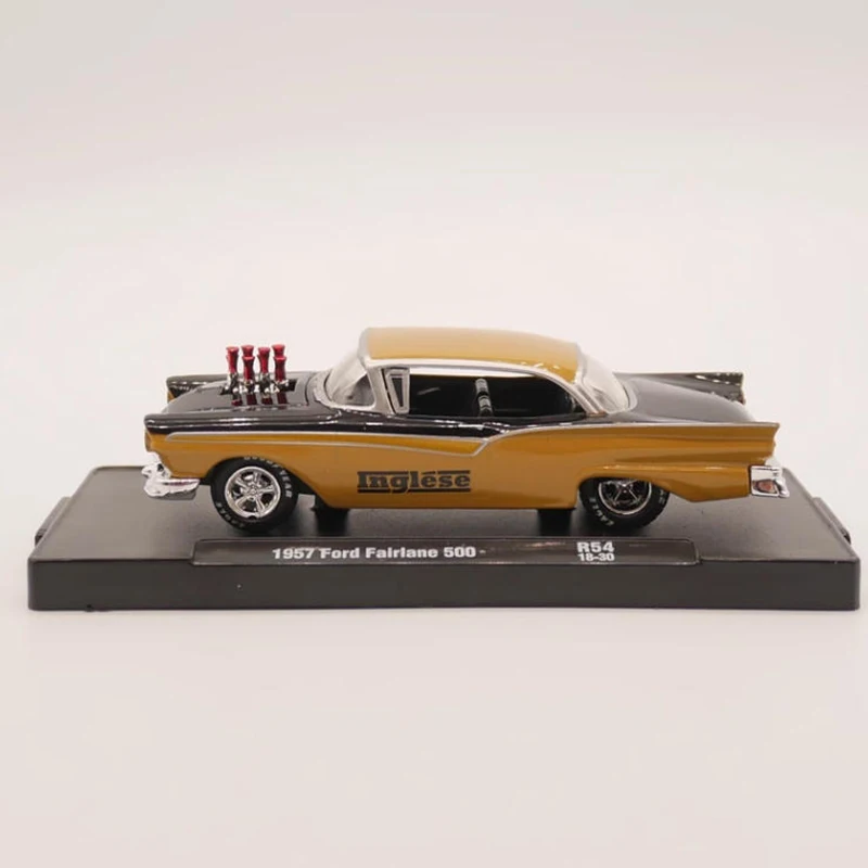 

M2 1:64 Fairlane 5001957, модель автомобиля из сплава, статическая коллекция, украшенные праздничные подарки, игрушки