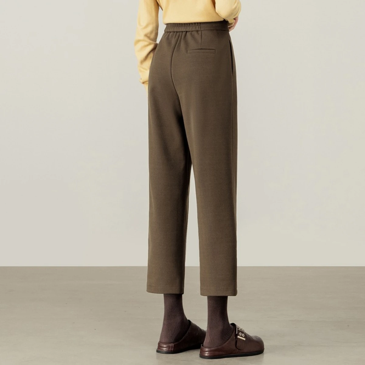 SENTUBILA Women's Winter Cropped Pant Elastic Waistband Button Fly Wide Pant 2026 Warm Woolen Casual Ladies Trousers 153KL0167