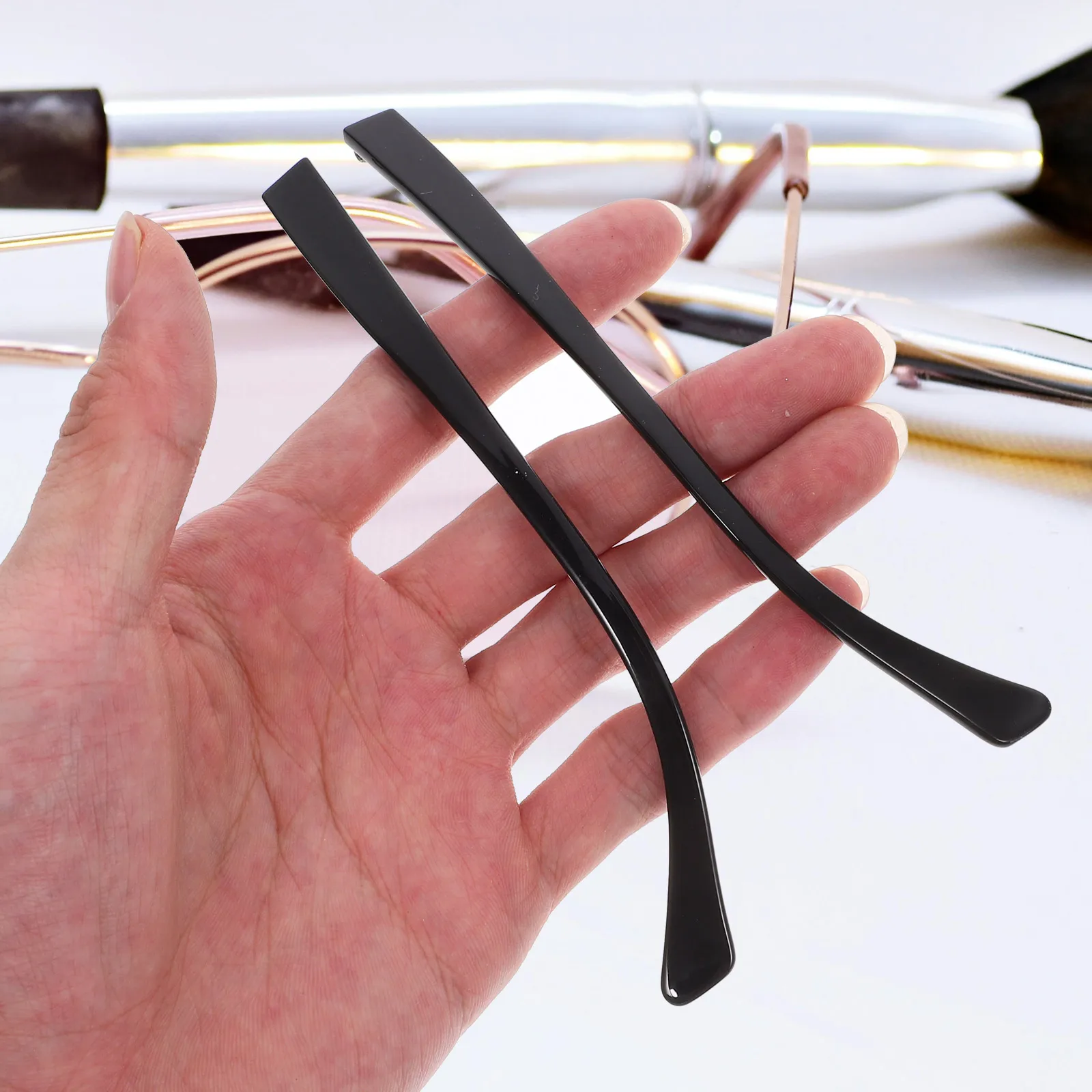 

2pcs Eyeglass Arm Replacement Temple Arms Lightweight Nonslip Glasses Repair Kit Universal Replacement Legs for Sunglasses