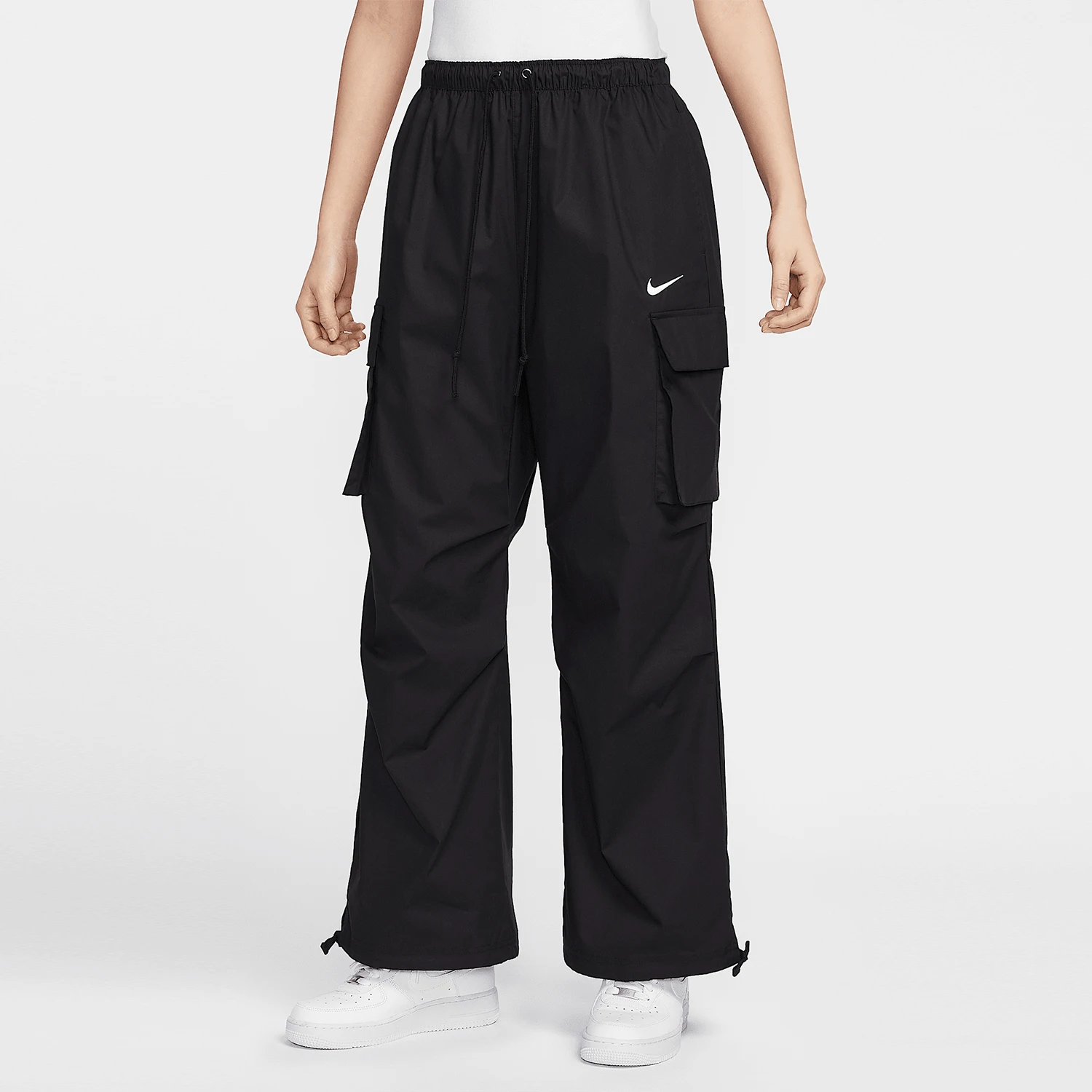 

Nike genuine Sportswear Women's Mid-waist Woven Cargo Pants IF0392-010