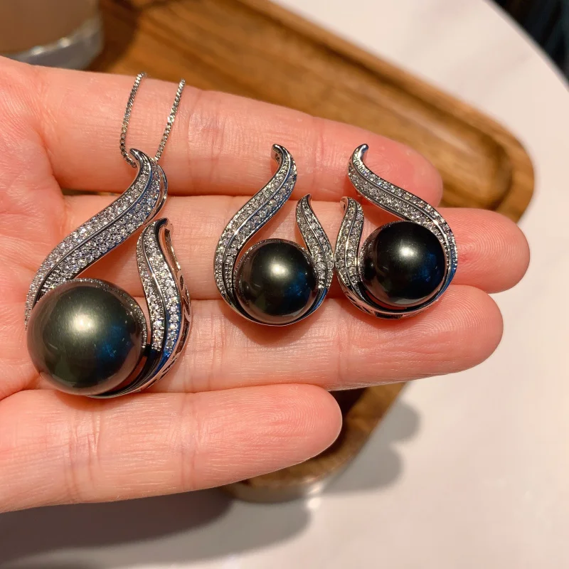 

Dadixi Mother-of-Pearl Necklace and Earrings Jewelry Set for Weddings, Dinners, and Parties