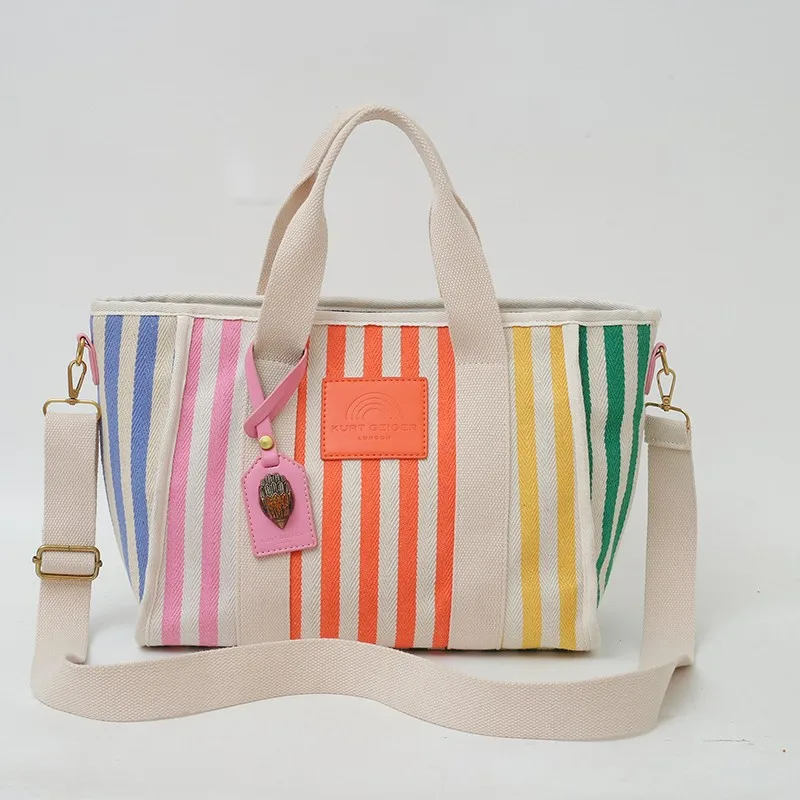 

Новинка 2025, корейская версия, модная полосатая сумка на плечо, женская сумка-мессенджер большой вместимости для отдыха на открытом воздухе, путешествий