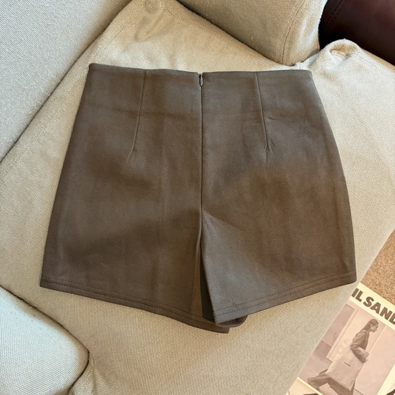 Solid Color 2026 Autumn and Winter New Minimalist High Waist Holiday Shorts Femininity Versatile Casual Fashion Short Pants