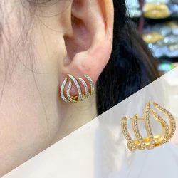 New In Crystal Five Claws Stud Earrings for Women Sweet Curved Luxury Full Rhinestone Small Wedding Ear Jewelry pendientes