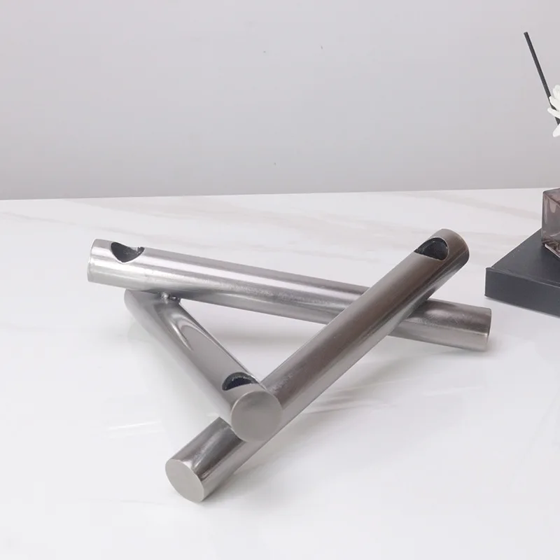 Simple modern metal three-pronged candlestick ornament model room living room entrance desktop decoration