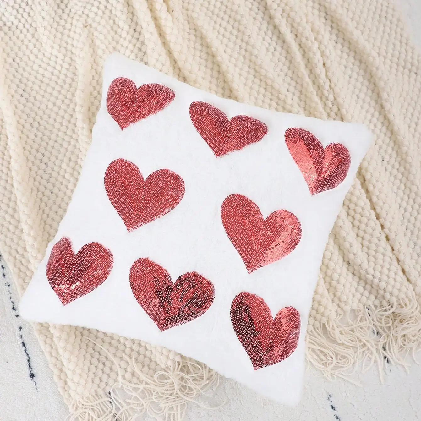 Valentine's Day Gift Corative Plush Heart Cushion Cover with Bright Sequins for Home Textile