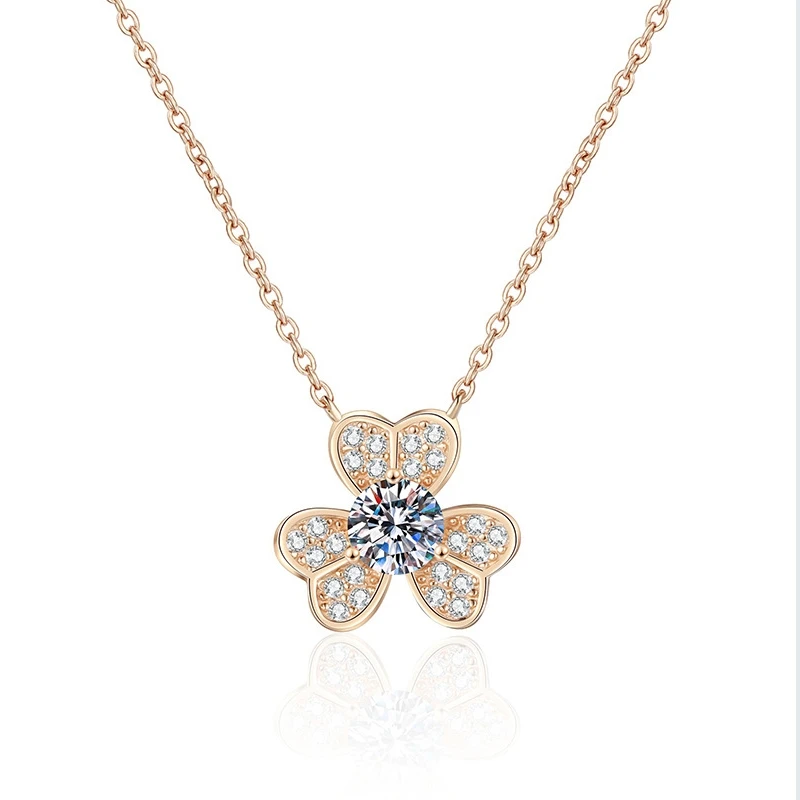 S925 pure silver necklace women's moissanite pendant Japanese and Korean light luxury clover silver pendant 50 points moissanite