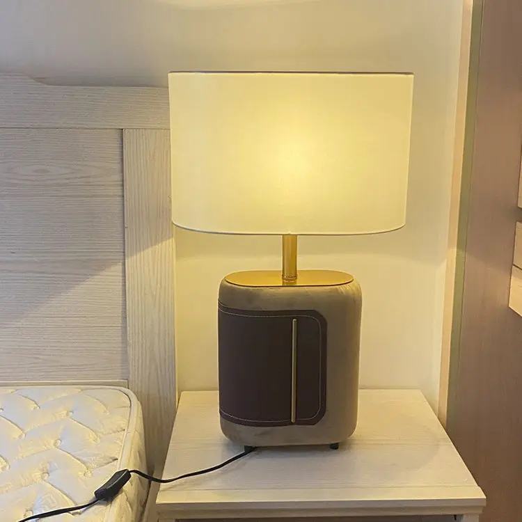 New Arrival Nordic Light Luxury Bedside Table Lamp 2022 Tafel Lamp Latest Design Creative Leather Table Lamp Modern