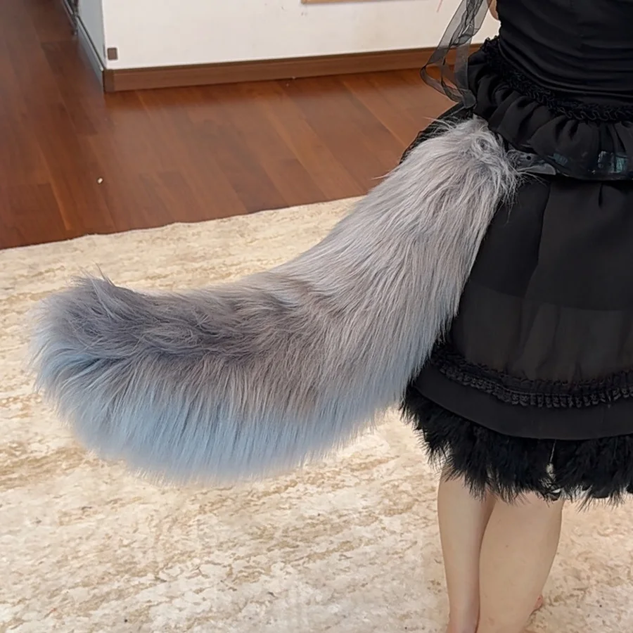 

27.56-inch Extra-Long Electric Wolf Tail | Smart Swinging Animated Wolf Tail (Requires 3 AA Batteries)