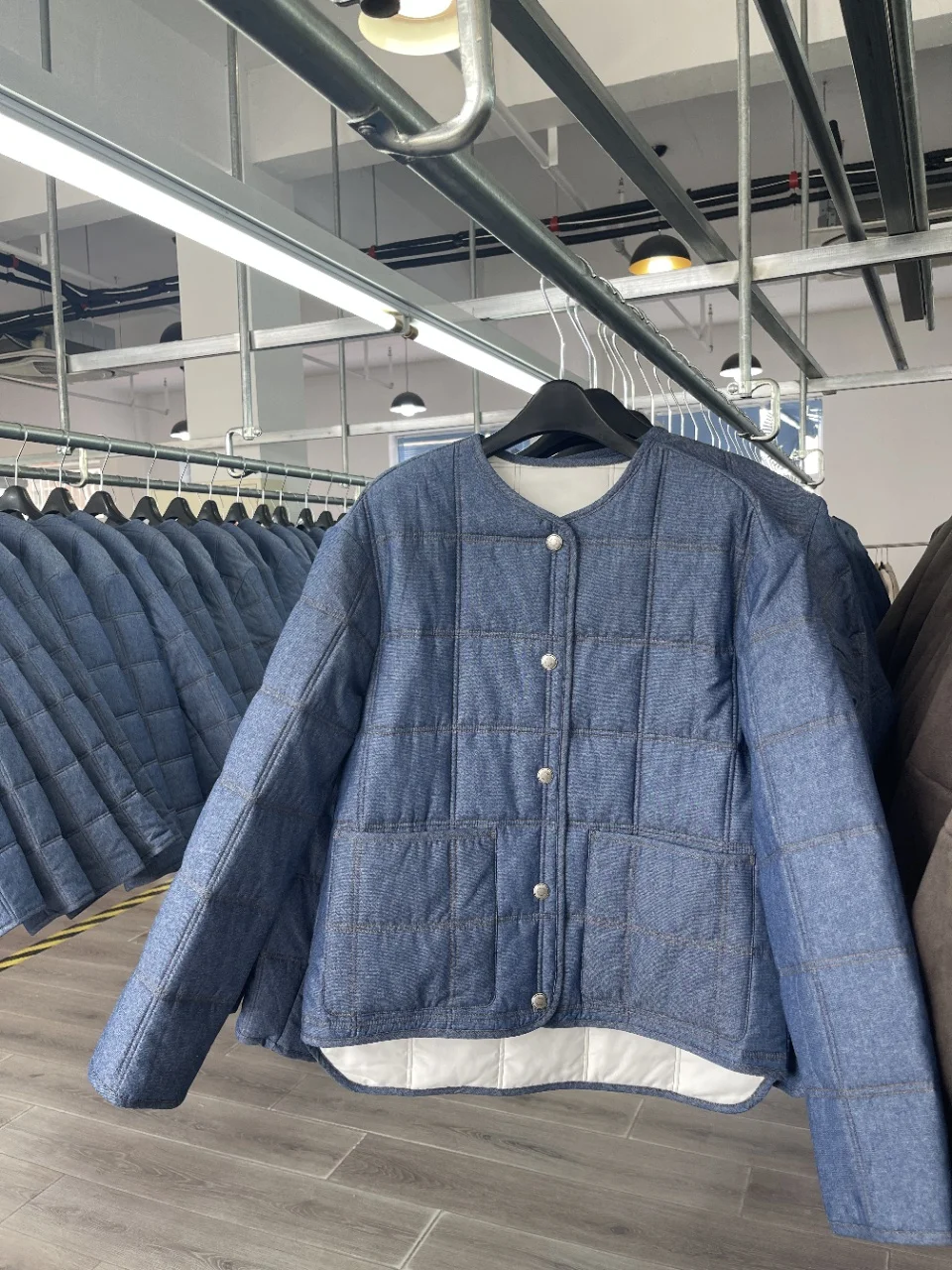 Giacca da donna in denim leggero trapuntato casual alla moda autunnale e invernale di alta qualità