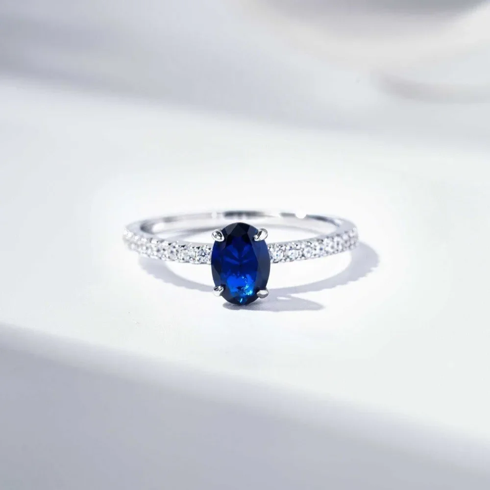 

PT950 platinum gold ring of 99.99% purity for women, a unique small accessory design featuring a dove egg, high-end jewelry.