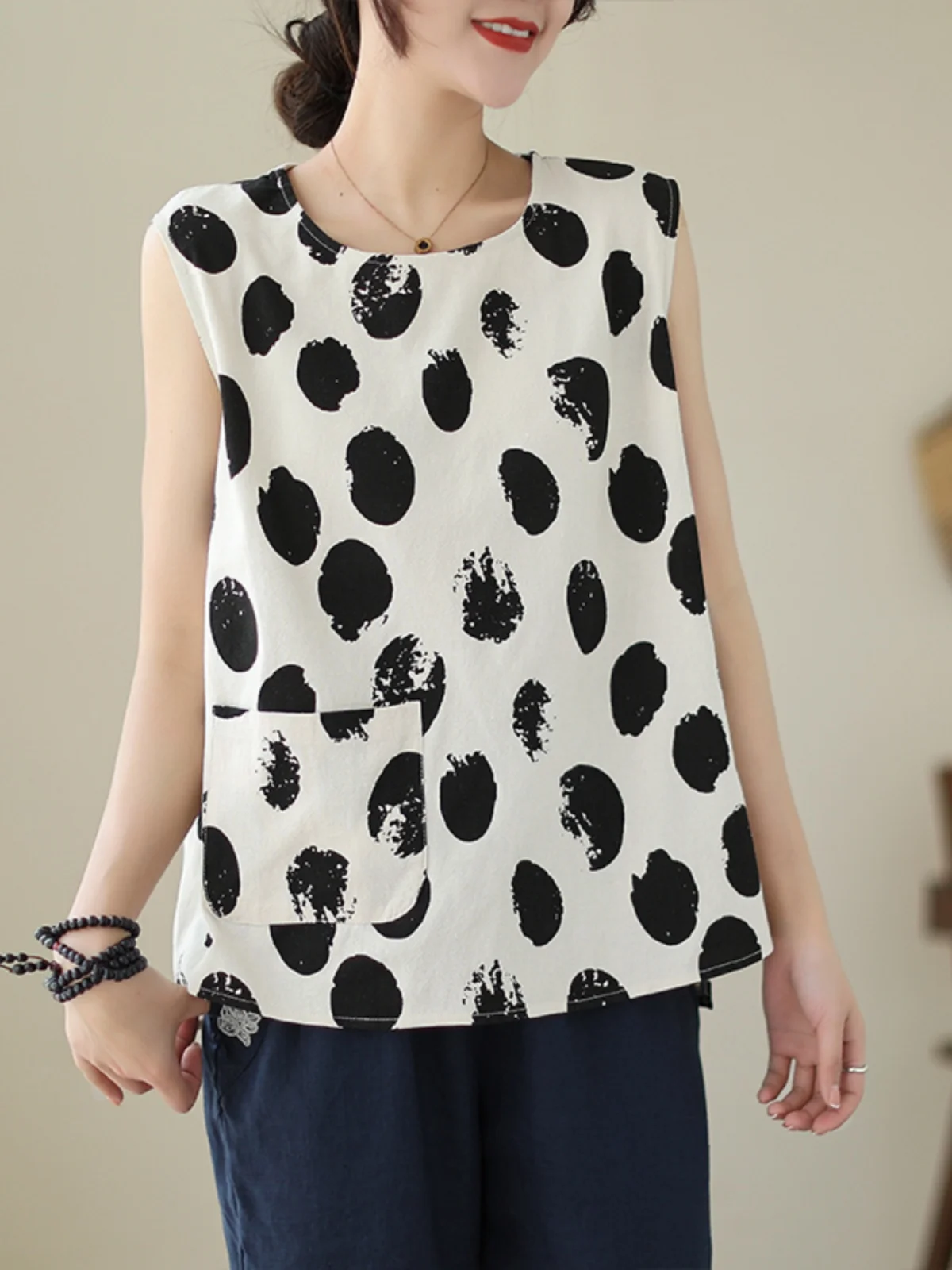 

Свободный хлопковый льняной жилет женский летний винтажный топ в горошек из конопли на бретельках Fem Faion с принтом цельный предмет