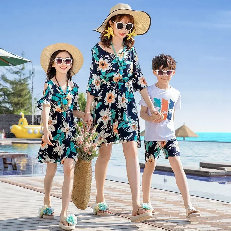 Vacation Couple Look Family Matching Clothes Mother and Daughter Resort Dress Father and Son T Shirts + Shorts 2 Piece Outfits