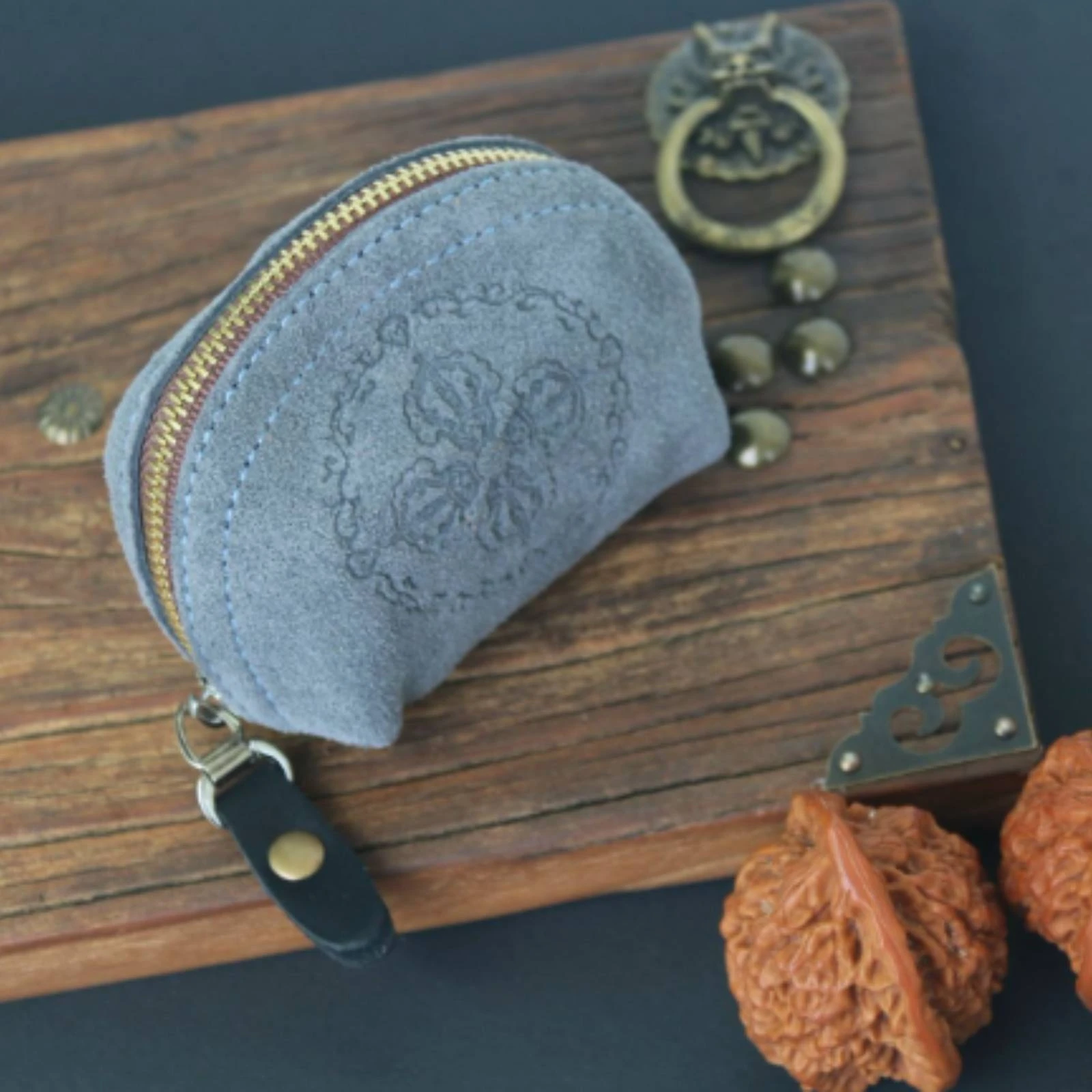 

Leather Pouch Embossed Floral Jewelry Storage Pouch Portable Jewelry Organizer Compact