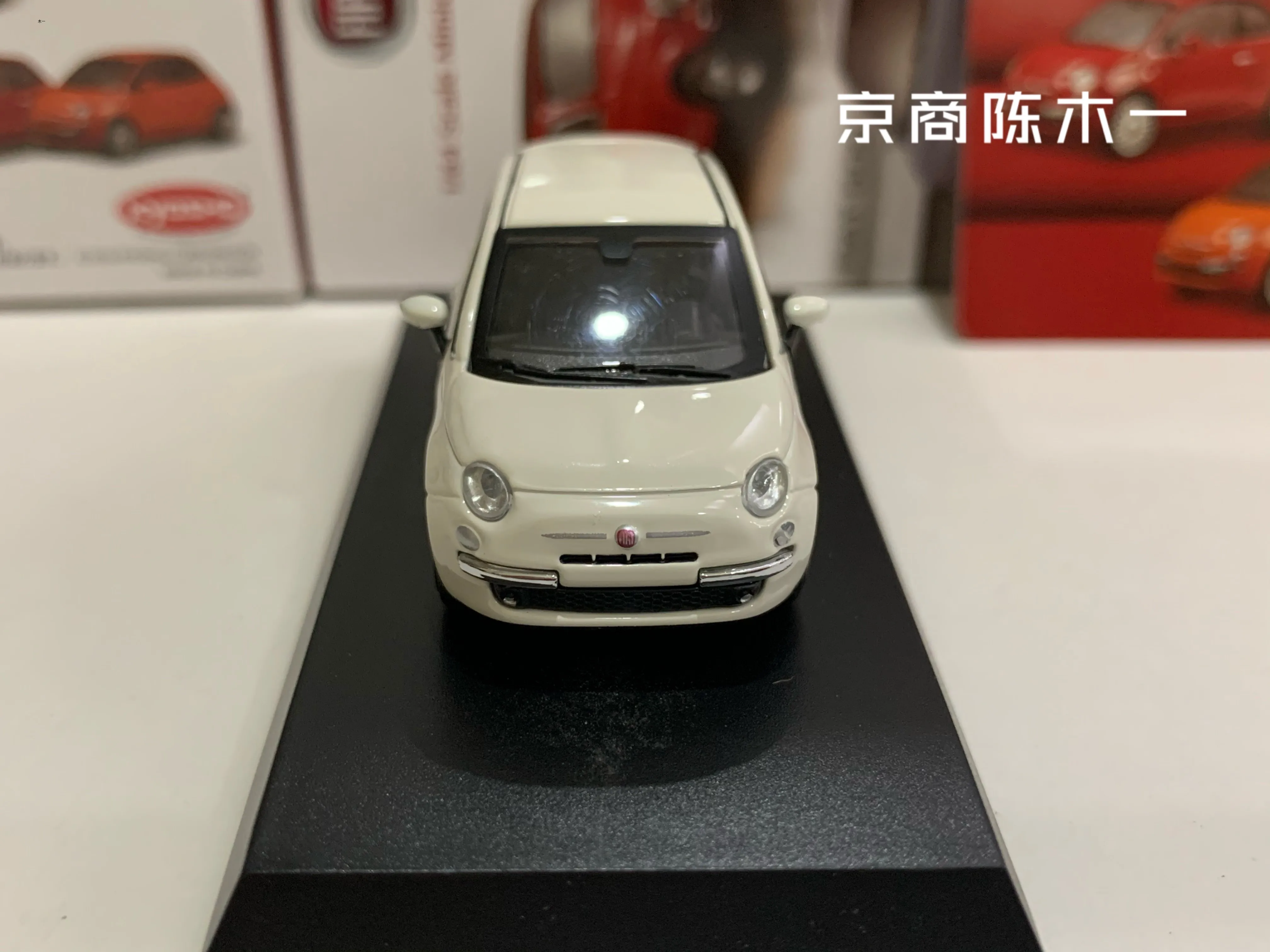 1/64  KYOSHO Fiat 500  limited collection of die cast alloy model ornaments