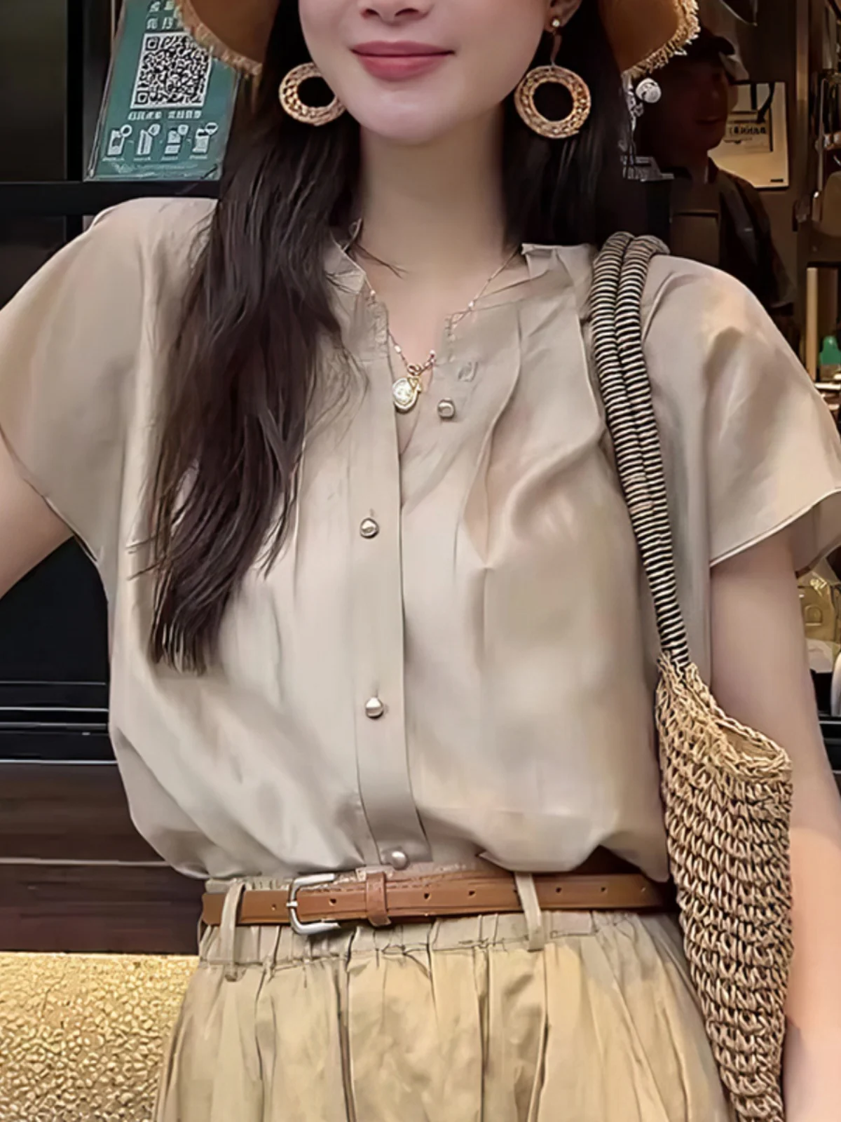 

Новинка: Корейский топ с V-образным вырезом, плиссированный, приталенный, универсальный, для офиса, летний, в корейском стиле, с эффектом стройности.