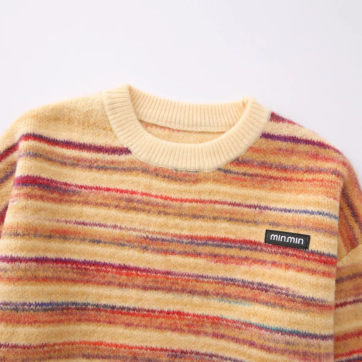 เสื้อสเวตเตอร์ผสมผ้าฝ้ายสำหรับฤดูหนาวปี 2025 ใหม่ ลายทางสีรุ้ง คอทรงโอ สำหรับผู้หญิง สไตล์โมริเกิร์ล ลายแฟร์ไอส์ล ทรงหลวม รุ่น T5N527CC