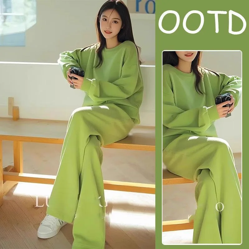 A Complete Set of High-end Clothing Is Also A Early Spring Casual Age-reducing Green Sweater Suit for Women