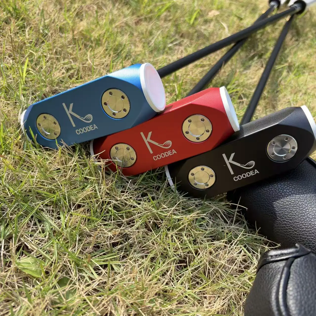 

Zero-Torque Golf Putter—Self-Standing, Balanced Putter. Features a Unique "Cola Bottle" Design.