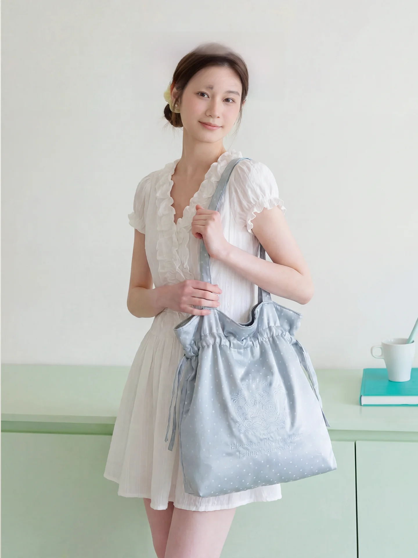 

Orange Girl Chilled Satin Underarm Bag Gentle Mermaid Queen Handbag Women's Versatile Elegant Single Shoulder Bag Tote Bag