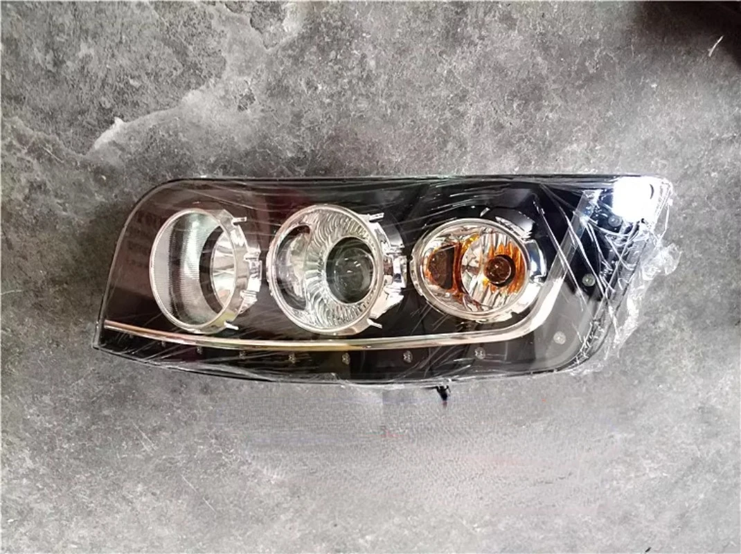 

Applicable to Xiamen Golden Travel Bus Headlights Xml6145 Bus Headlights Headlight Assembly