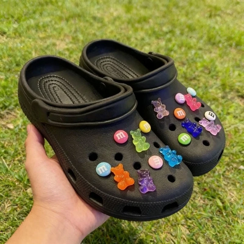 18PCS Hot Sale DIY Hole Shoes Charms for Cute Little Bear Handmade Charms Designer Quality Garden Shoe Decoration Girl Gift