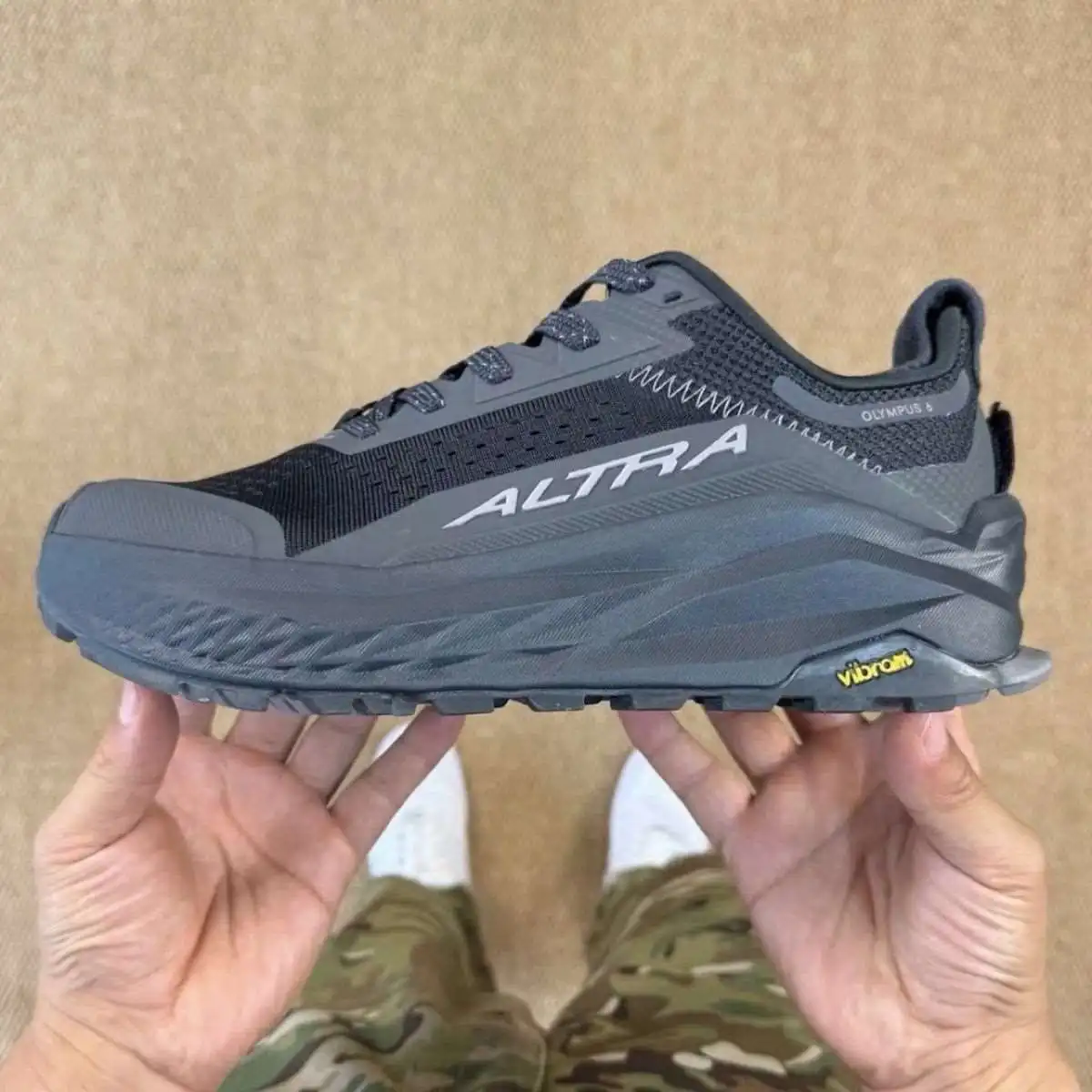 Новые крутые мужские кроссовки