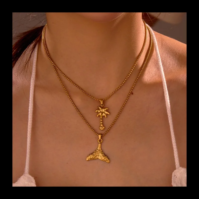 Nuevo colgante de cola de pez de árbol de coco, collar de acero inoxidable, cadena de clavícula de acero de titanio para vacaciones, artículos chapados en oro