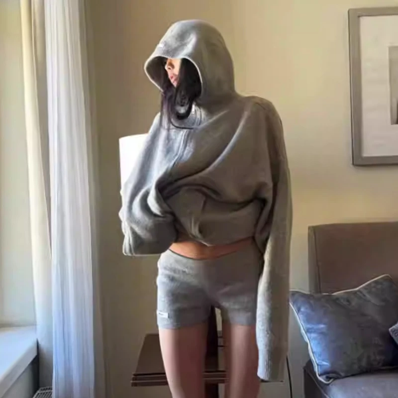 

Новый осенний модный серый женский комплект из 2 предметов в стиле ретро Y2k, вязаная куртка с капюшоном + тонкие шорты с высокой талией, спортивная повседневная уличная одежда