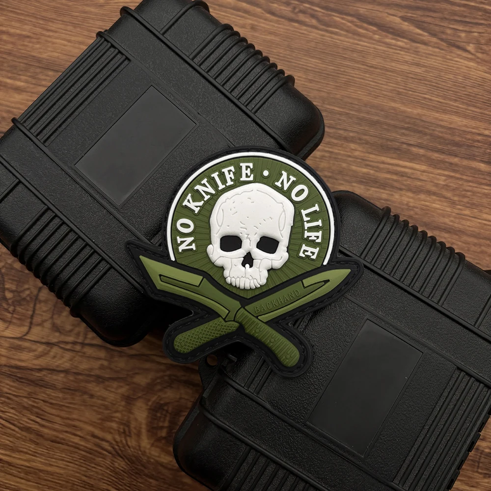 Ein PVC-Aufkleber mit Totenkopf-Muster, Moral-Patch, Abzeichen-Patch, mit im Dunkeln leuchtender Wirkung, verwendet für Armbinden, Rucksäcke und taktische Westen, Kleidungsdekoration, Stickerei-Patch
