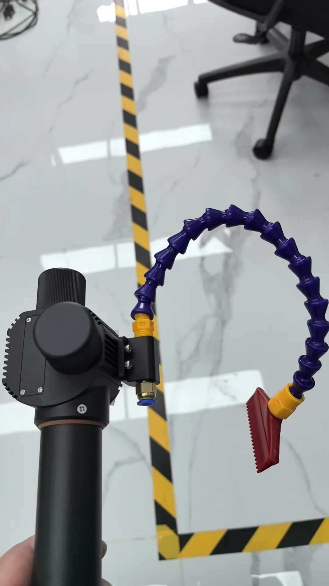 Pulse La ser Cleaning Machine - Superior to Sandblast & Acid Clean Low - Cost Operation