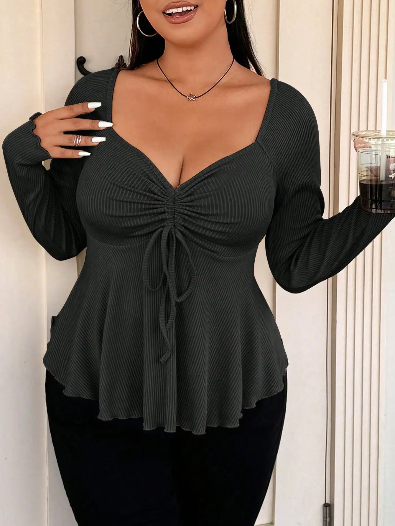 Elegantes, spezielles, neues, modisches, einfarbiges Damen-T-Shirt für Herbst und Winter, warm und in Übergröße. – Detail 6
