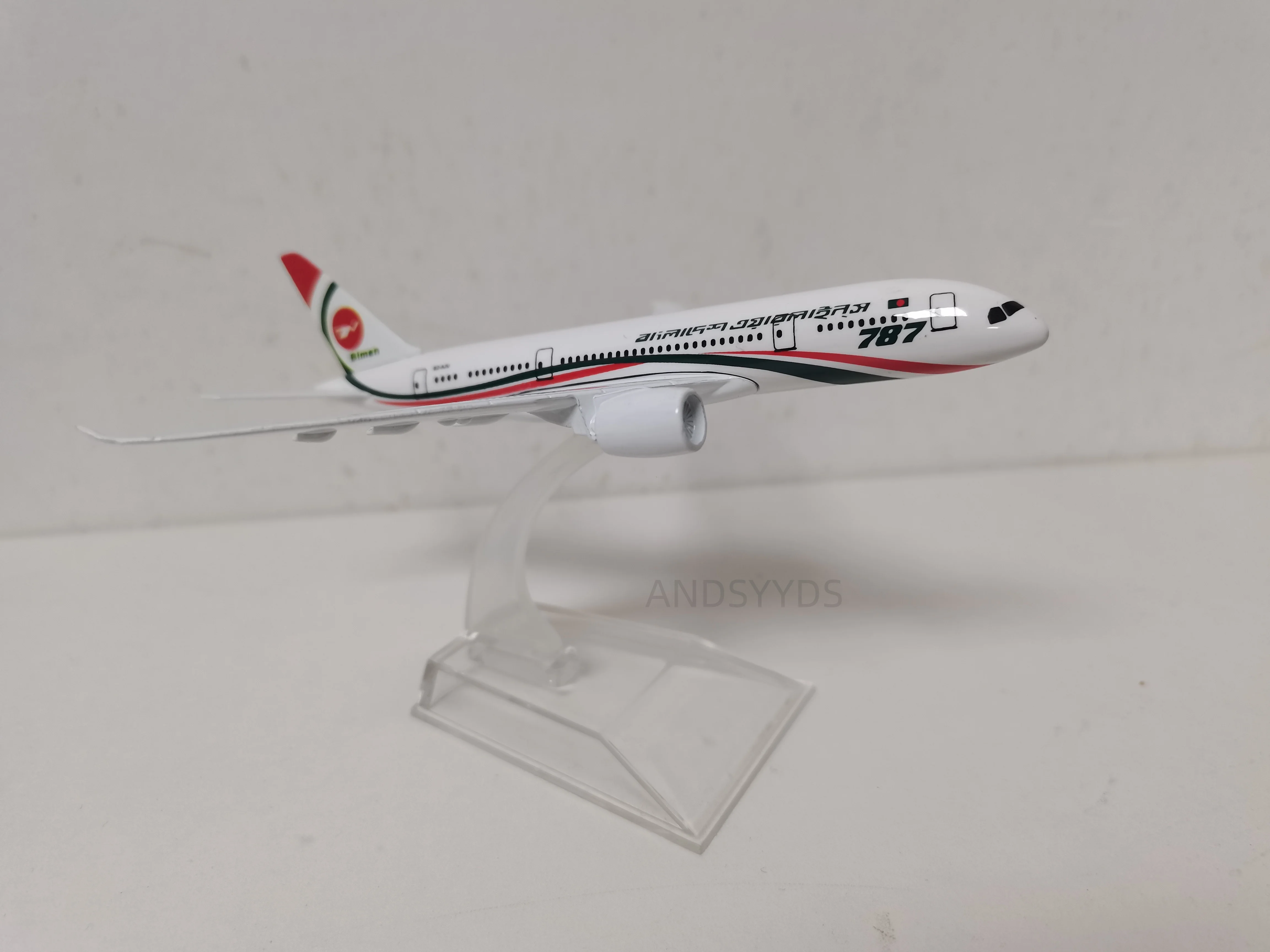 1/400 Scale Diecast 16cm Airplane Toy B787 Bangladesh Airways Model Planes With Base Aircraft Display Aviation Enthusiasts Gifts