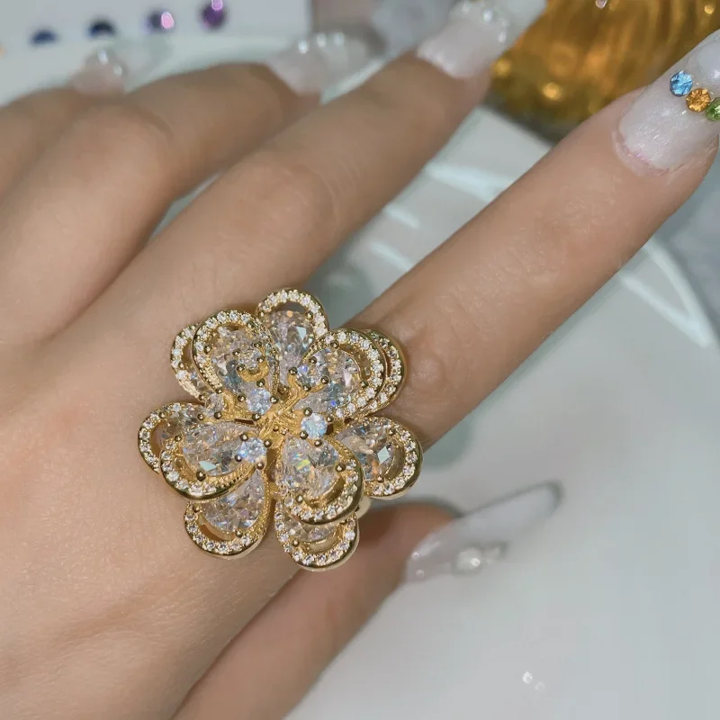 

MDL Moissanite Style Sparkling Little Fragrance Flower Ring 18K Plated Snowflake Zirconia Full Diamond Windmill Ring