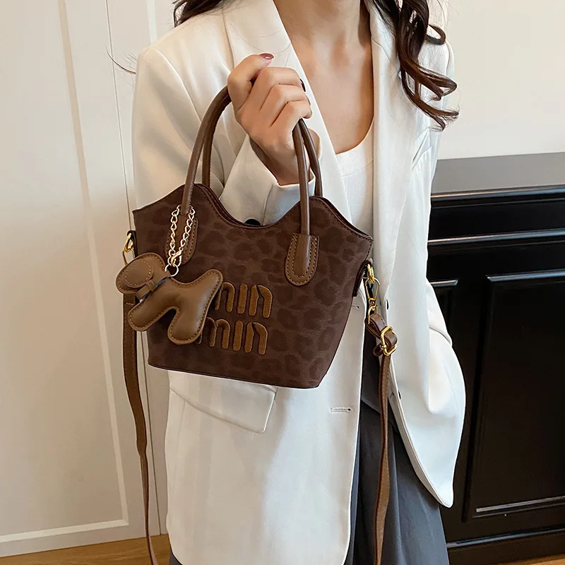 

2025 Chic Crossbody Bag, Luxe Top Handle Purse for Women, Spacious Shoulder Tote, Fashion Day-to-Night Bag, Textured Sling Bag