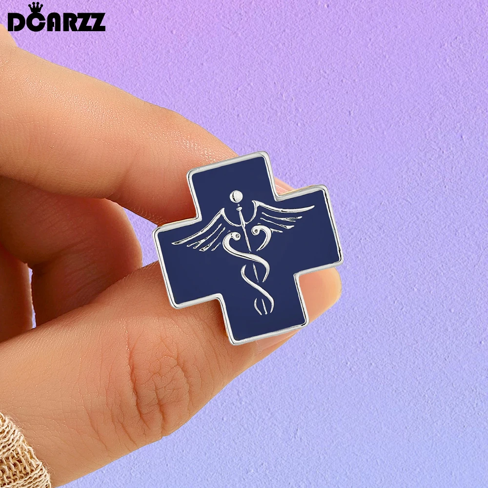 DCARZZ الصولجان والصليب المينا دبوس الطبية التمريض بروش ل معاطف للأطباء والممرضات على ظهره شارة التلبيب اكسسوارات هدية