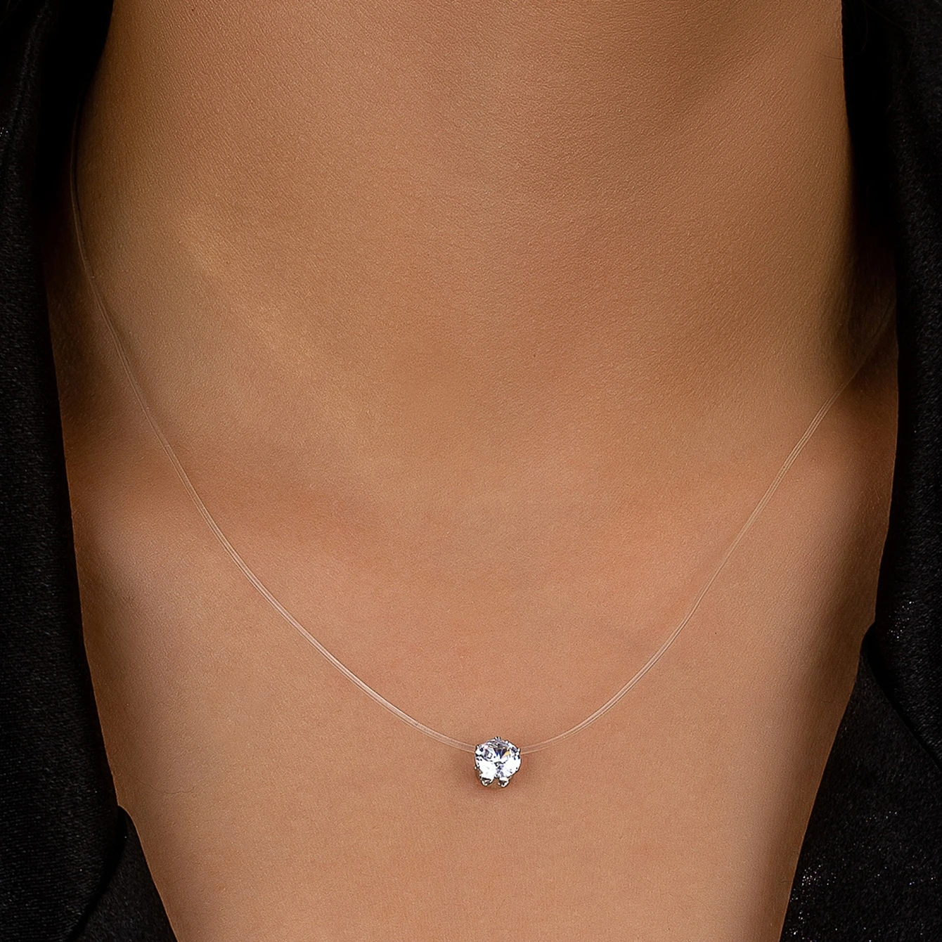 Collar de una pieza para mujer, collar con colgante de circón de línea de pesca transparente informal, adecuado para uso diario y de vacaciones