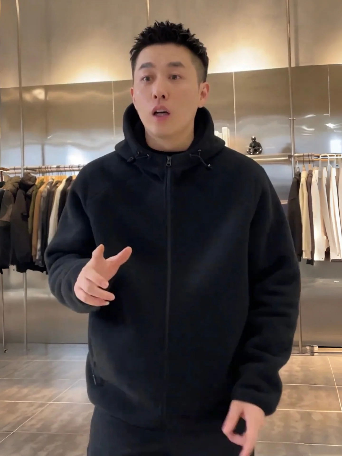 

Trendy Double-Sided Jacket Men's Thiened Outdoor Hooded Coat Warmth Urban Style Long Sleeve Zipper Closure Color