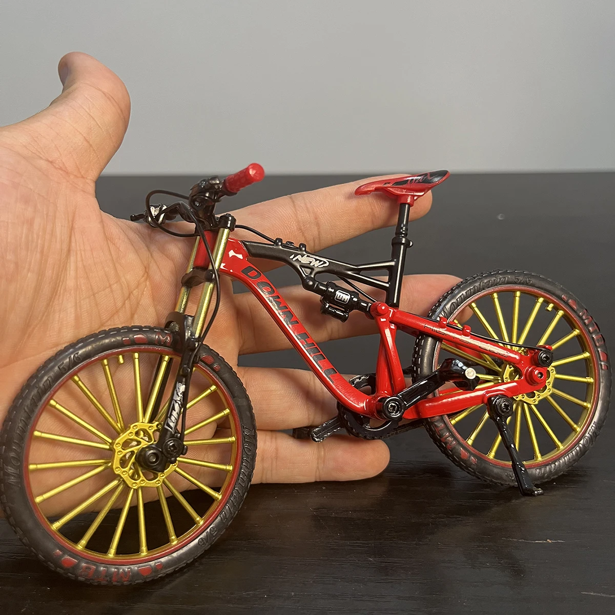 1:10 Model Alloy Biycle Diecast Mountain Finger Red Racing Miniature Metal Bike Adult Simulation Collection Gifts Toys Boys