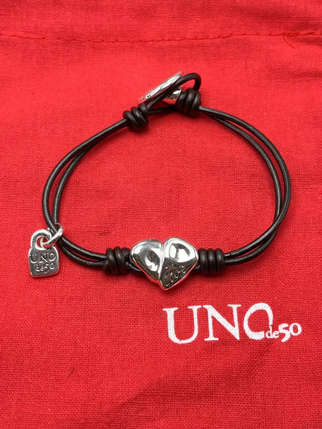 2023 New UNOde50 Popular in Europe and America Exquisite Leather Cord Heart shaped Bracelet Women's Romantic Jewelry Gift Bag