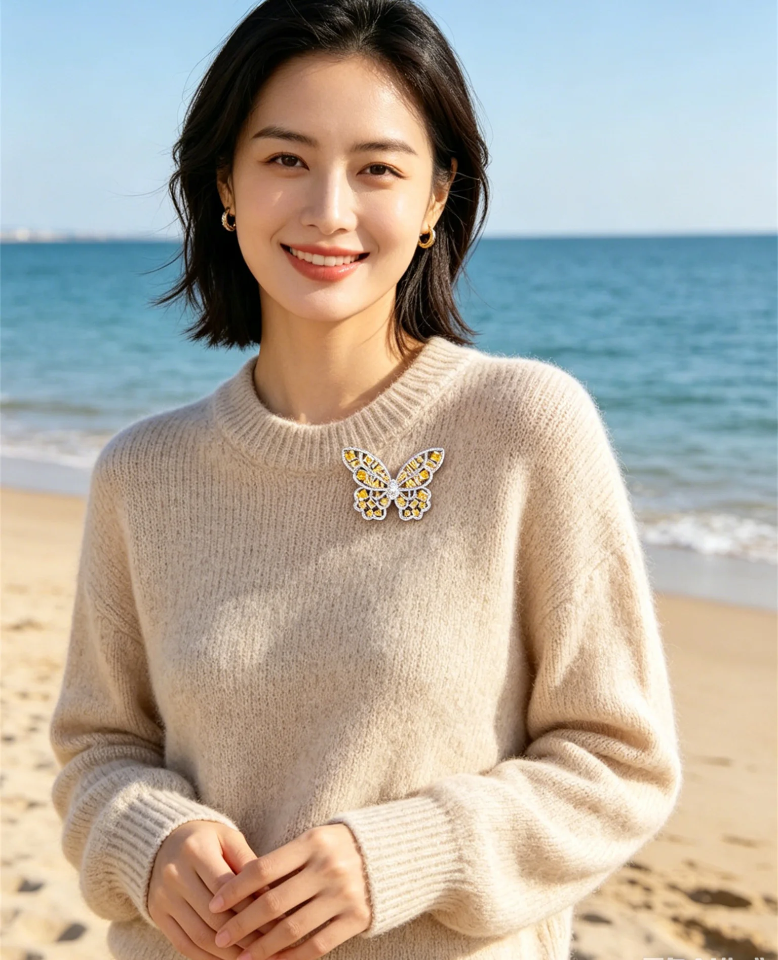 Women Butterfly Brooch Openwork Yellow Zircon Crystal Pin Suit Coat Elegant Fashion Banquet Decor Accessories Party Gift