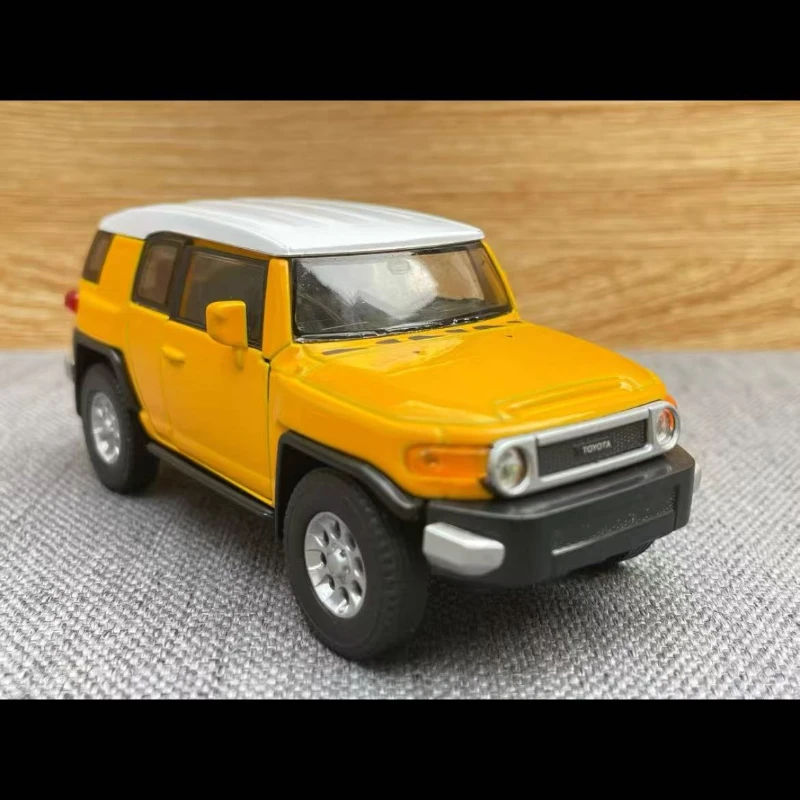 Welly 1:36 Toyota FJ CRUISER terreinwagen Legering SUV Auto Diecast Model Speelgoed Met Pull Back Voor Kinderen geschenken Speelgoed Collectie