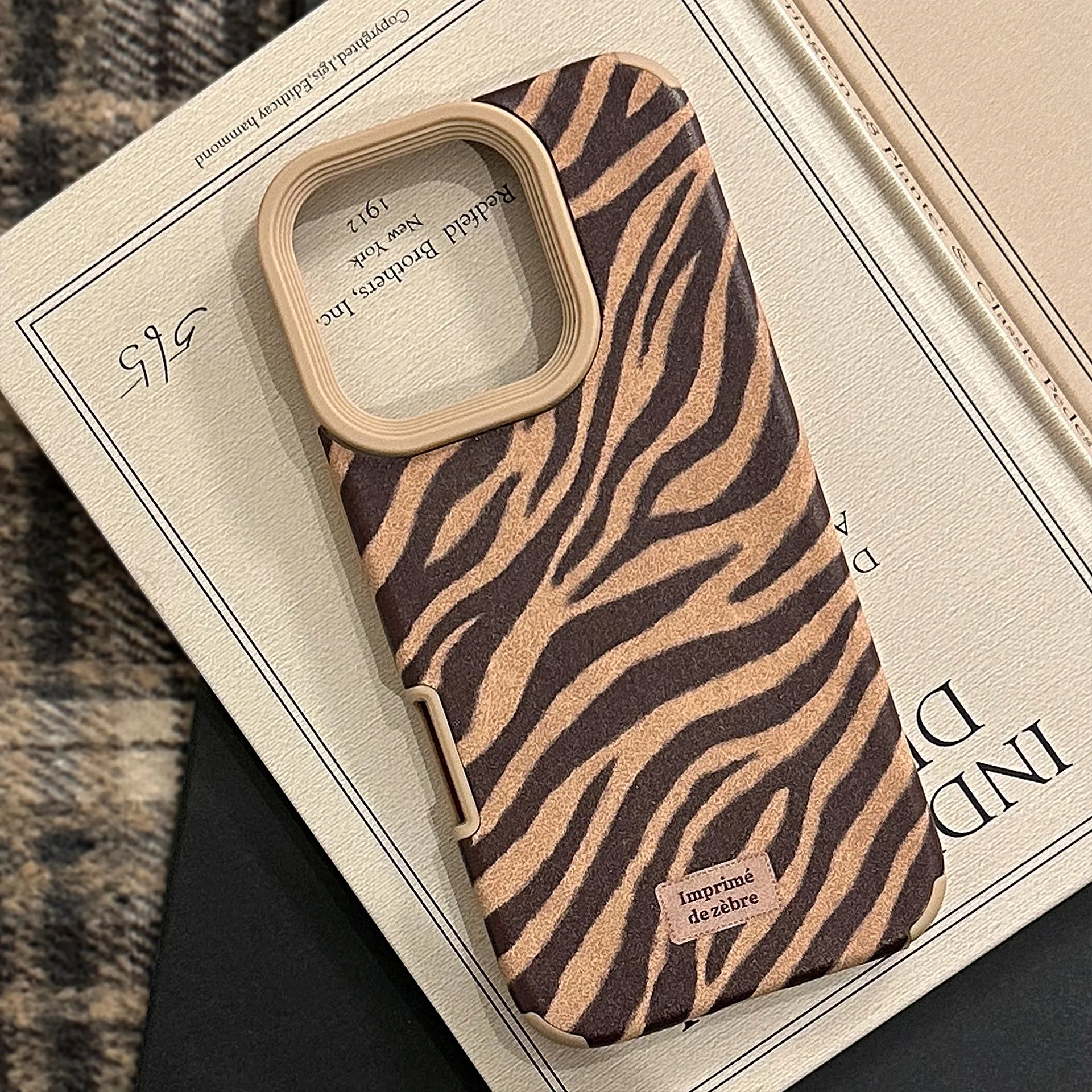 Phone Cases Zebra - غطاء هاتف فاخر من الجلد المدبوغ