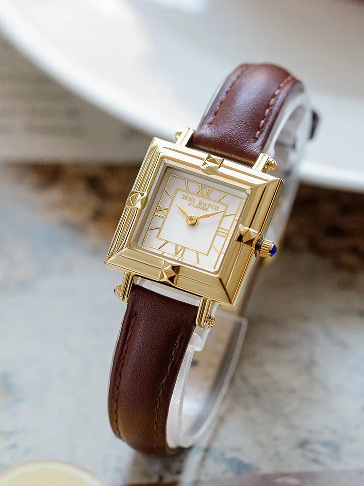 ساعة نسائية أنيقة، ساعة مربعة صغيرة بحزام جلدي، طراز بسيط ورجعي، ساعة نسائية رائعة، ساعة فريدة من نوعها. #2