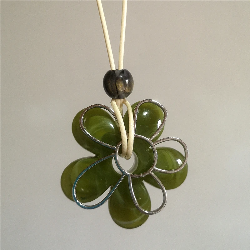 Trendy Colorful Flower Pendant Long Sweater Chain Necklace For Women Daily Charm Aesthetic Neck Jewelry Wholesale
