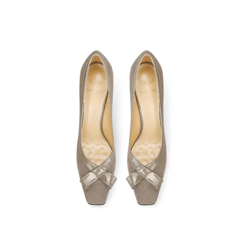 كعب أنيق من جلد الغزال الكاكي لخريف 2025 بمقدمة مربعة ومريحة للنساء الصغيرات