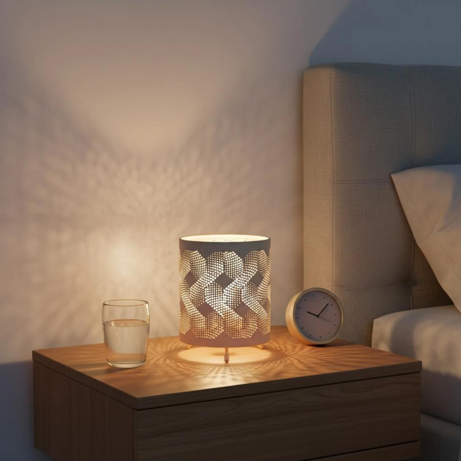 Cutout Pattern Table Lamp Wrought Iron Metal Filigree Lantern Hollow Metal Candle Lamp Modern Minimalist for Bedroom, Desktop