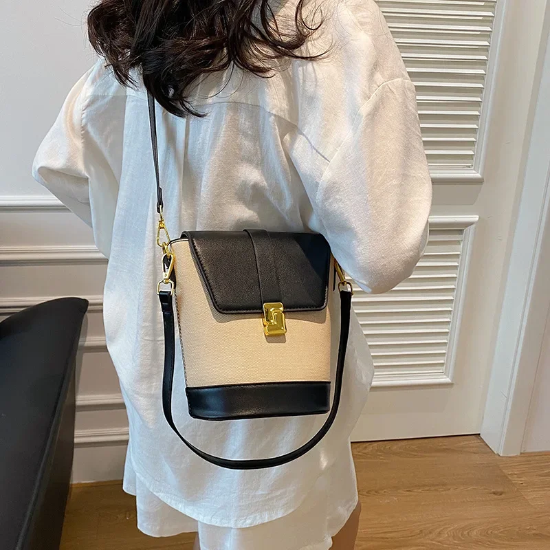 

New in 2025 Summer: Women's Fashion - Forward Niche Bags. High-capacity, Versatile Messenger Style, Portable Bucket Design